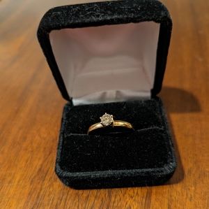 Women's Solitaire Diamond Ring